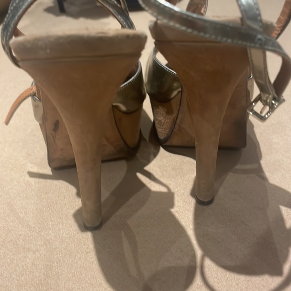 Fendi silver and gold heel.  Size 38 - Picture 3 of 4